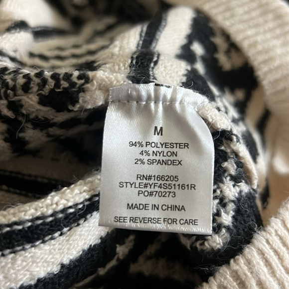 LUCKY BRAND Snowflake Geometric Cardigan Sweater Dress SIZE MED BY THE KNEE - Picture 11 of 12